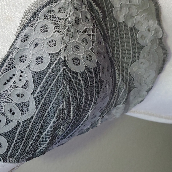 aerie Bralette Size M🦒22 - Picture 3 of 6